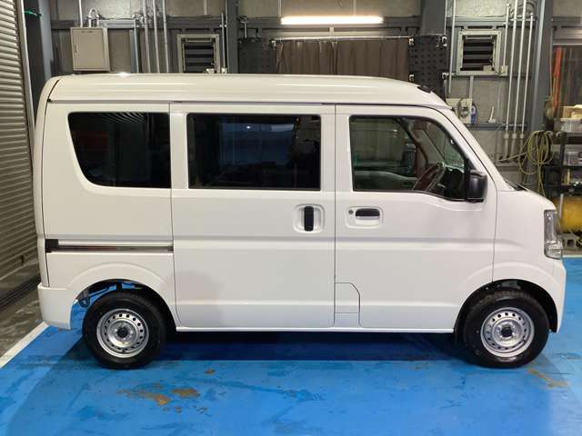 Mitsubishi Minicab Van 4