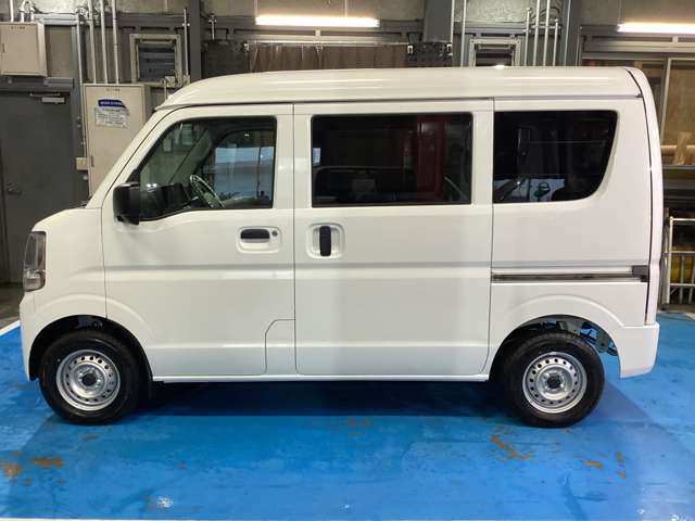 Mitsubishi Minicab Van 5