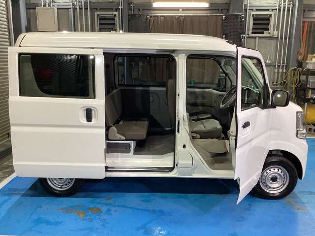 Mitsubishi Minicab Van 6