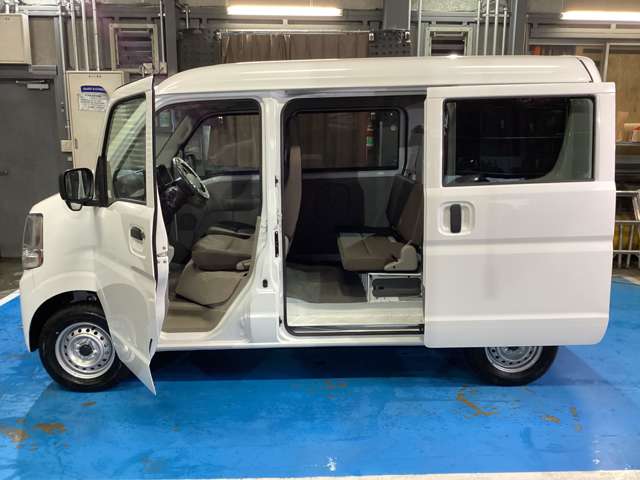 Mitsubishi Minicab Van 7