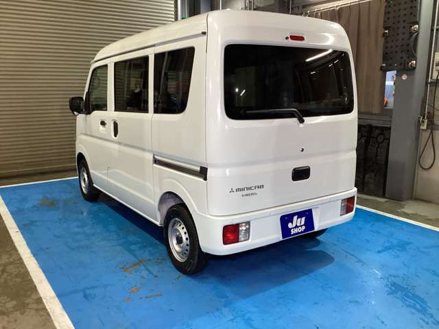 Mitsubishi Minicab Van 8