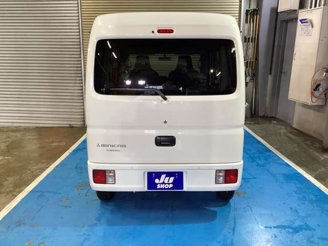 Mitsubishi Minicab Van 9