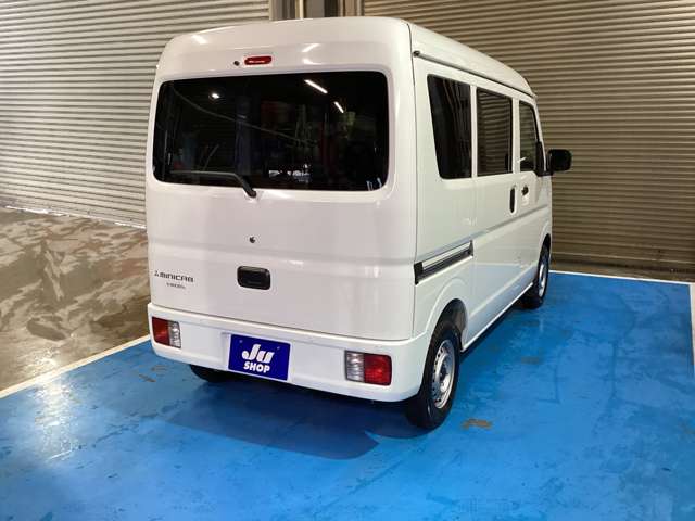 Mitsubishi Minicab Van 10