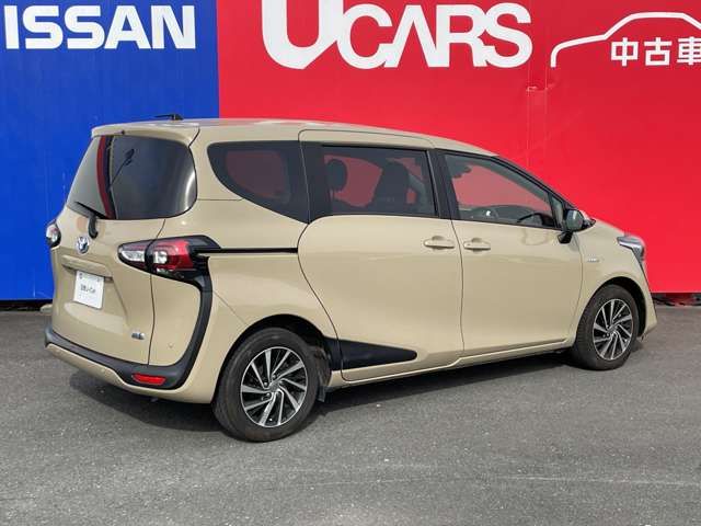 Toyota Sienta 2