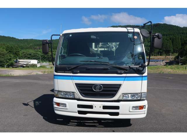 Nissan Condor 2