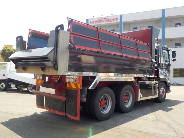 Isuzu Giga 5