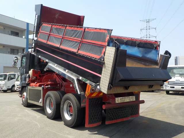 Isuzu Giga 7
