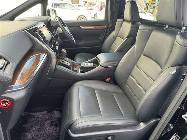 Toyota Alphard 12