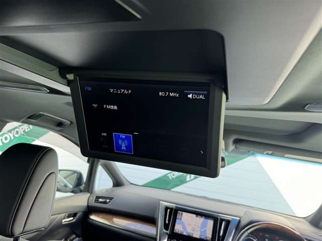 Toyota Alphard 4