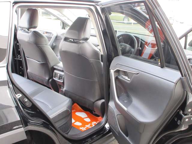 Toyota RAV4 8