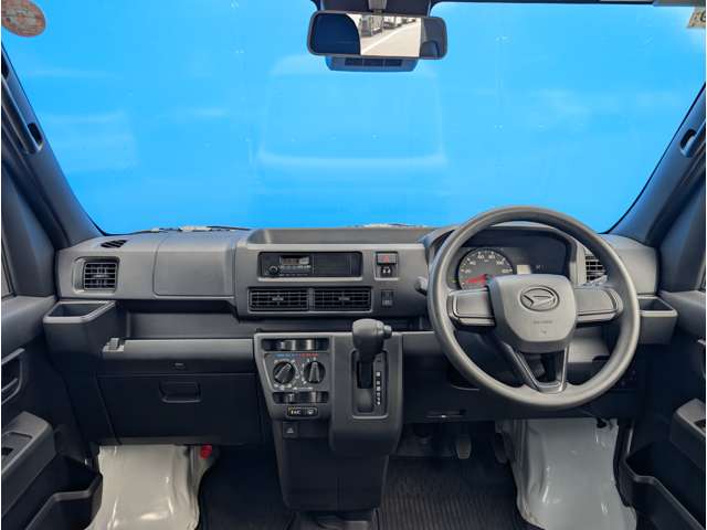 Daihatsu Hijet Cargo 5