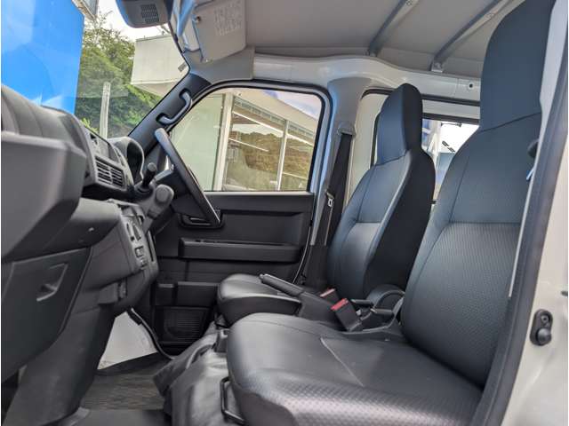 Daihatsu Hijet Cargo 7