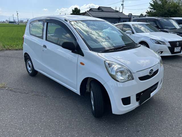 Daihatsu Mira 5