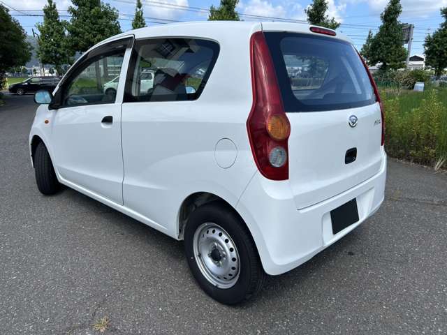 Daihatsu Mira 9