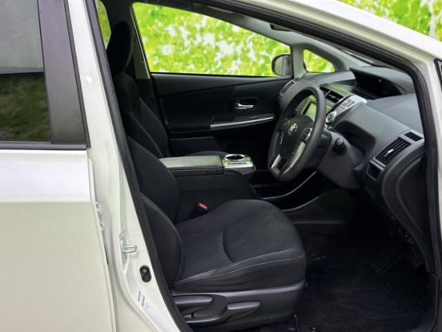 Toyota Prius α 2
