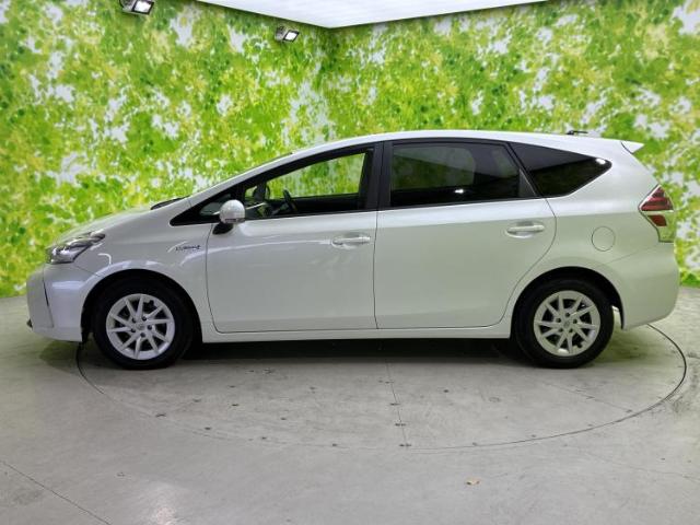 Toyota Prius α 5