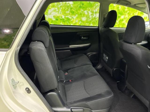 Toyota Prius α 7