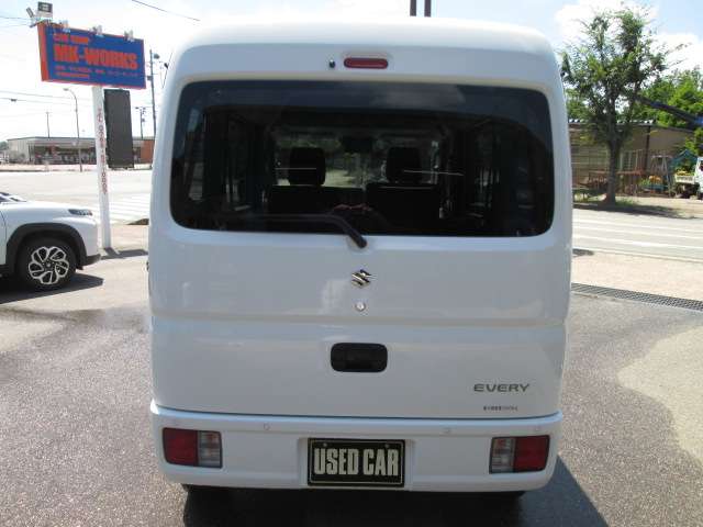 Suzuki Every 8