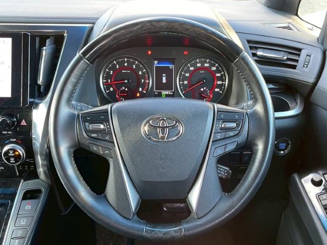Toyota Alphard 5