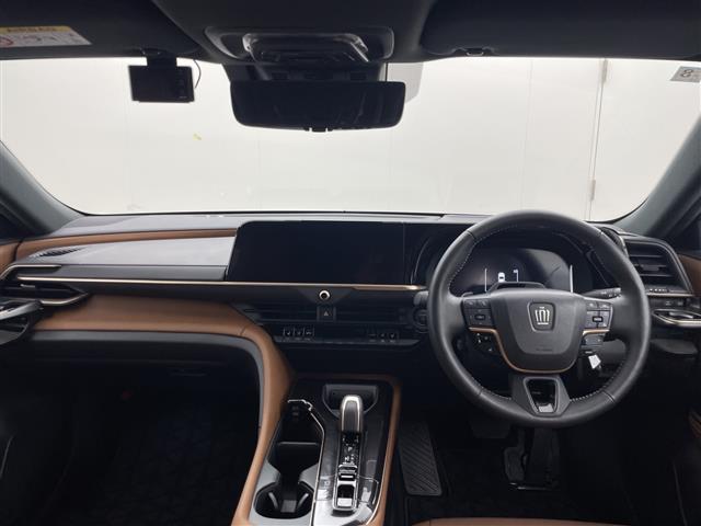 Toyota Crown Estate 2