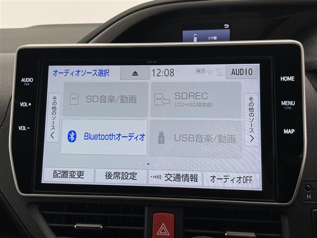 Toyota Voxy 11