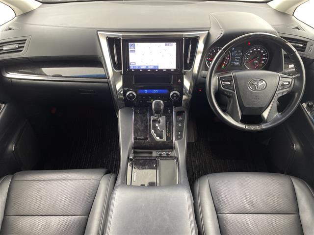 Toyota Vellfire 5