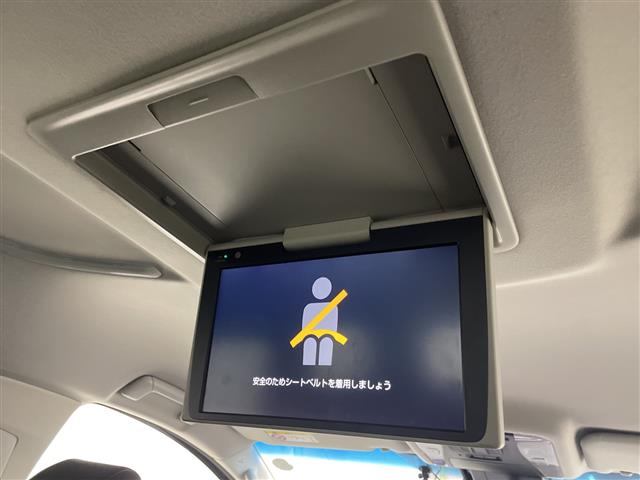 Toyota Vellfire 6