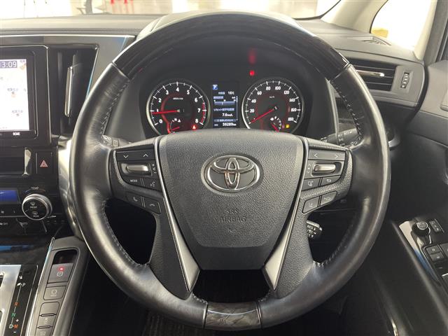 Toyota Vellfire 11