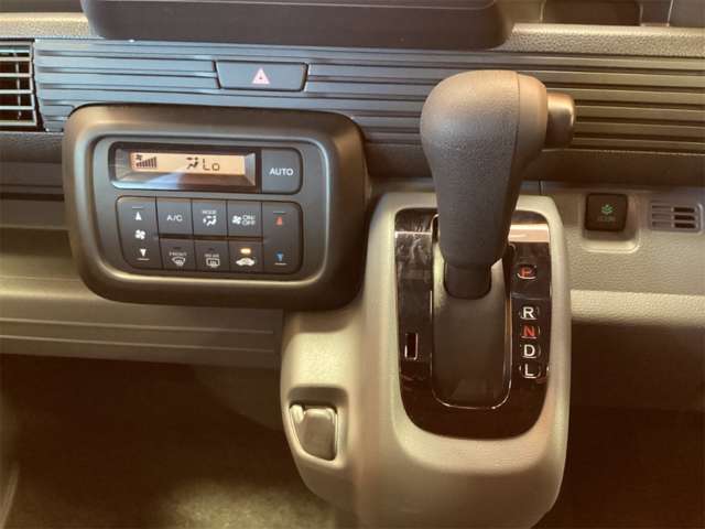 Honda N-VAN 8