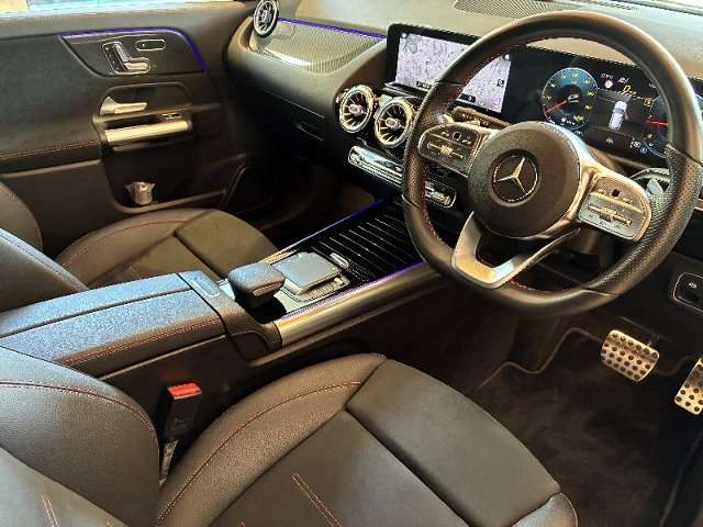 Mercedes-Benz GLA-Class 2
