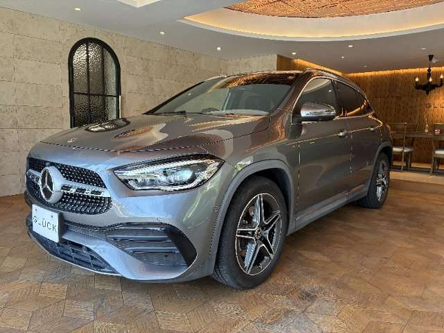 Mercedes-Benz GLA-Class 4