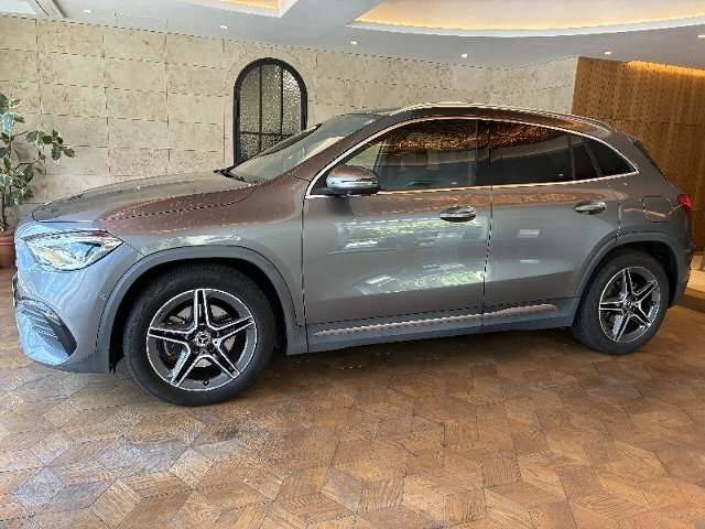 Mercedes-Benz GLA-Class 5