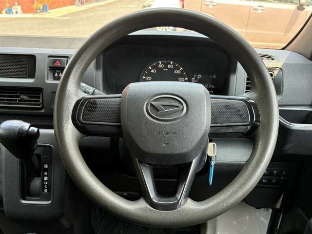 Daihatsu Hijet Cargo 12