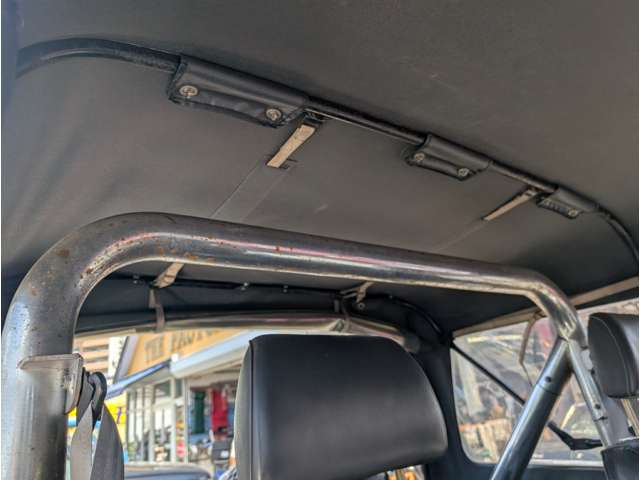 Mitsubishi Jeep 5