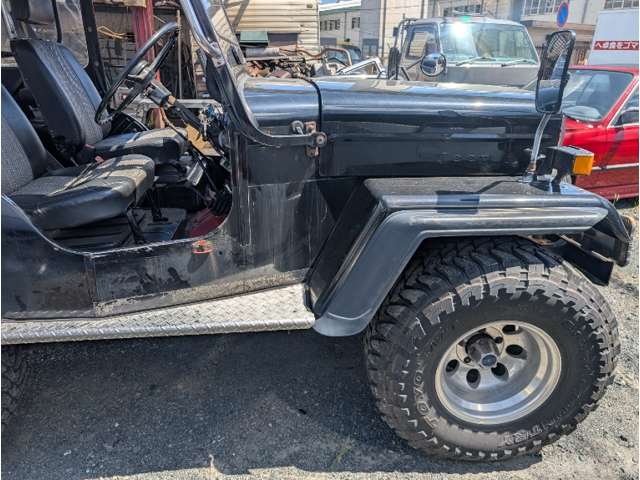 Mitsubishi Jeep 9