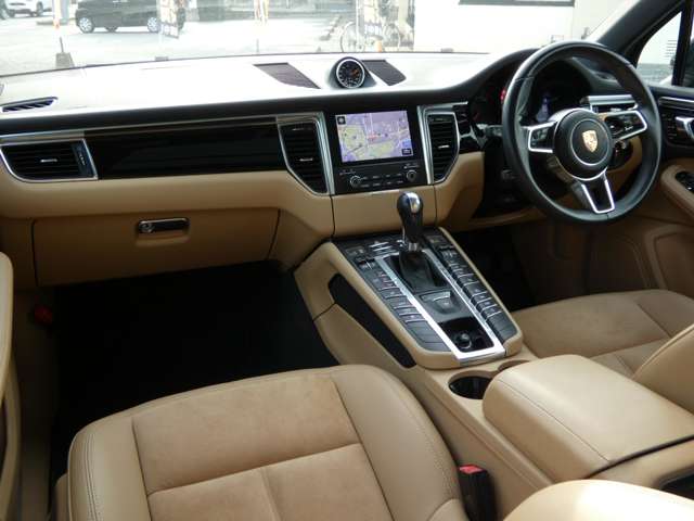 Porsche Macan 12
