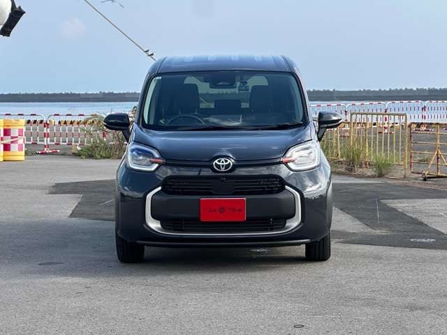 Toyota Sienta 11