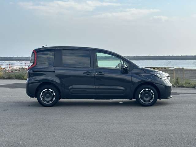 Toyota Sienta 9