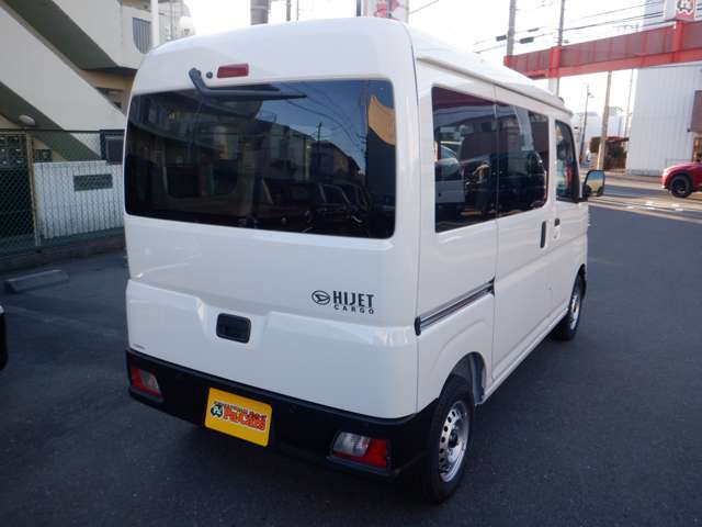Daihatsu Hijet Cargo 9