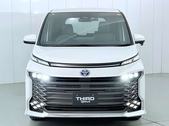 Toyota Voxy 6