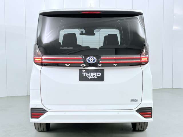 Toyota Voxy 10