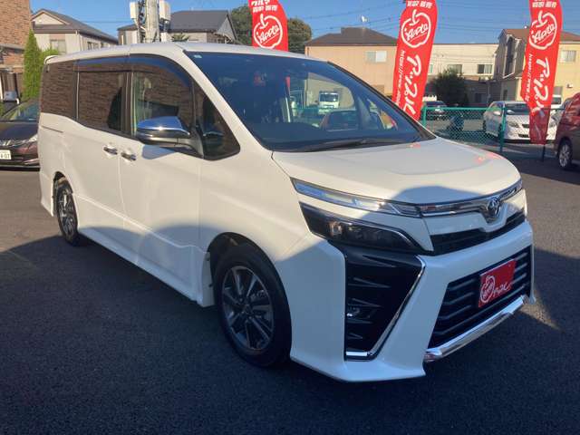 Toyota Voxy 4