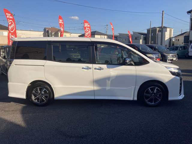 Toyota Voxy 5