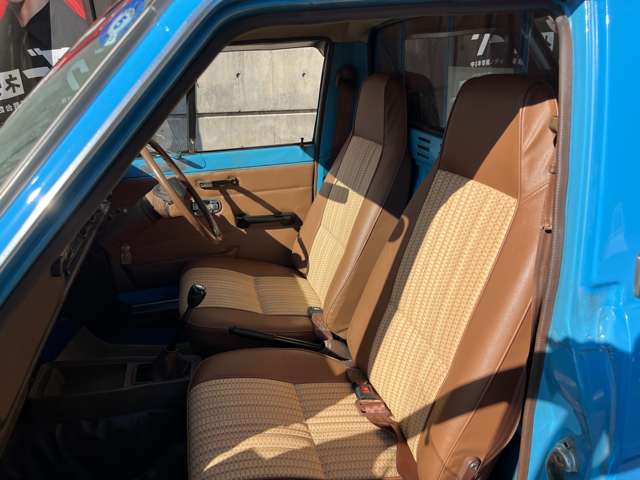 Nissan Sunny Truck 12