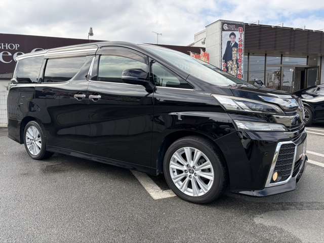Toyota Vellfire 4