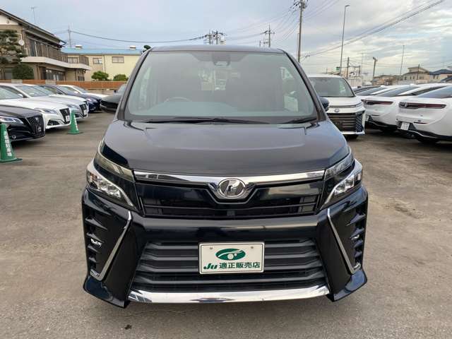 Toyota Voxy 2