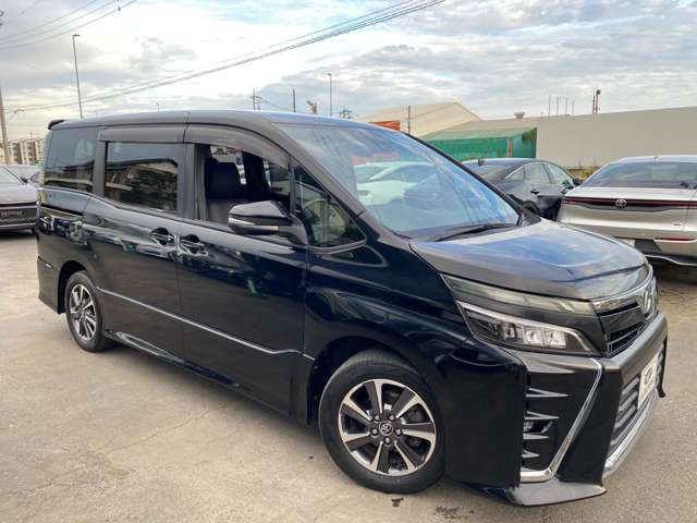 Toyota Voxy 5