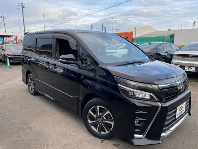 Toyota Voxy 6