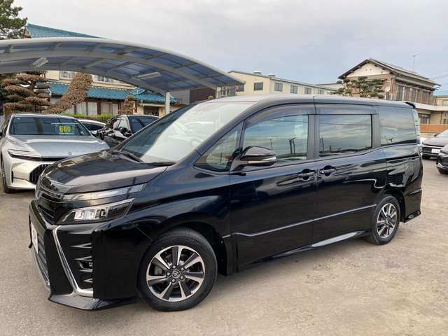 Toyota Voxy 8