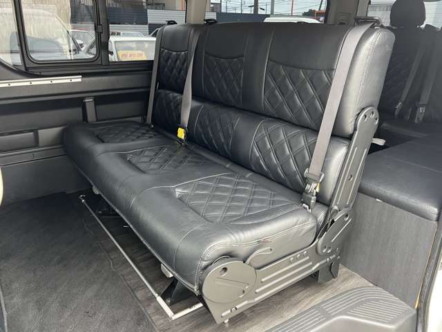 Toyota Hiace 11